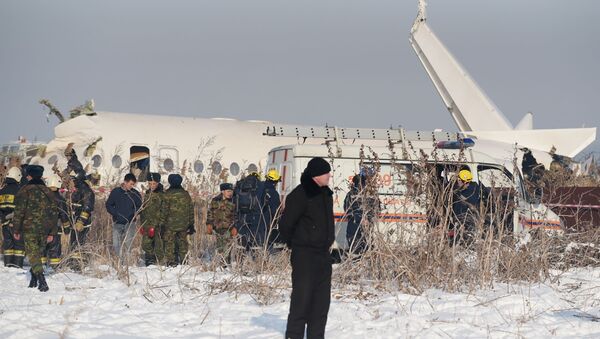 Крушение пассажирского самолета в Казахстане - Sputnik Узбекистан
