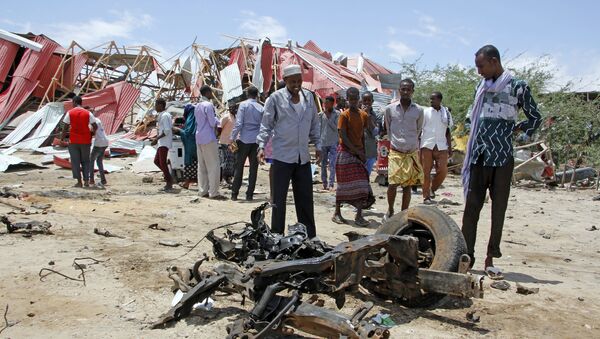 Начиненный взрывчаткой автомобиль взорвался в Сомали - Sputnik Узбекистан