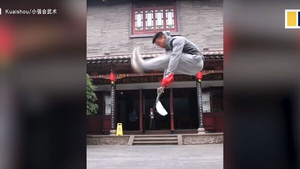Chinese man who can ‘jump on water’ goes viral - Sputnik Узбекистан
