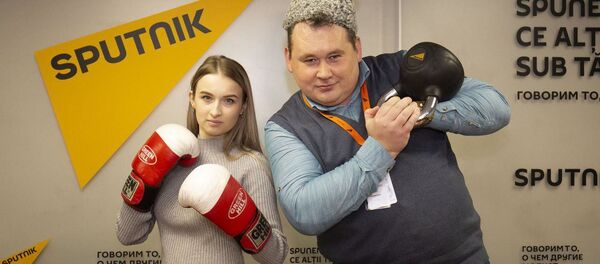 Участники флешмоба в поддержку Sputnik Эстония - Sputnik Узбекистан