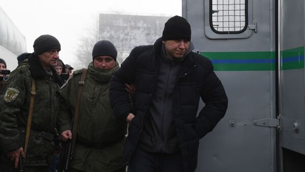 Обмен военнопленными между ДНР, ЛНР и Украиной в Донецкой области - Sputnik Узбекистан
