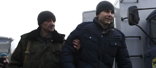 Обмен военнопленными между ДНР, ЛНР и Украиной в Донецкой области - Sputnik Ўзбекистон