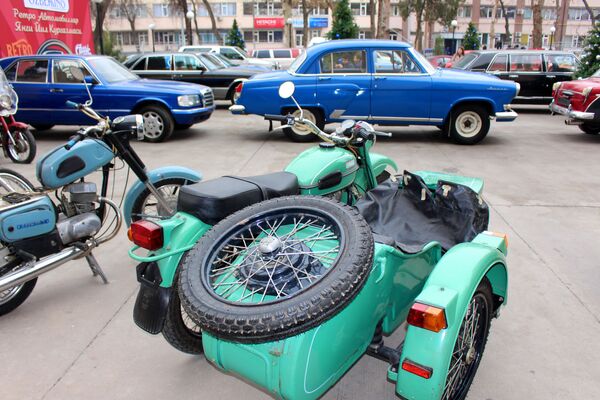 На выставке представлено 46 машин и 18 мотоциклов, остальные нуждаются в реставрации - Sputnik Узбекистан