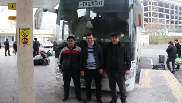 Avtobus sleduyushiy po marshrutu Moskva-Tashkent - Sputnik O‘zbekiston