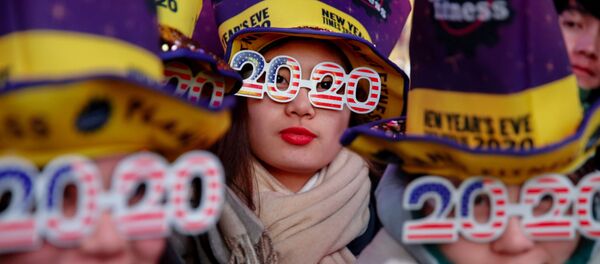 Празднование Нового года на Таймс-сквер  в Нью-Йорке  - Sputnik Ўзбекистон