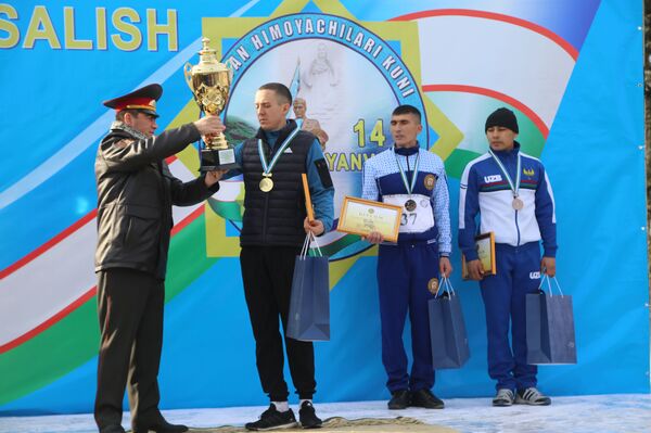 Марафон трех поколений: в Ташкенте прошла патриотическая акция - Sputnik Узбекистан