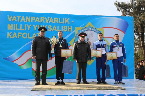 Marafon g‘oliblariga diplom va sovg‘alar topshirildi - Sputnik O‘zbekiston