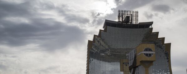 Большая солнечная печь мощностью 1000 кВт НПО Физика-Солнце АН РУз в поселке Солнце, Ташкентской области в Узбекистане. - Sputnik Узбекистан