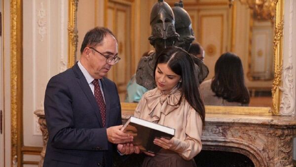 Саида Мирзиёева рассказала о выставке Узбекистана в Лувре - Sputnik Узбекистан