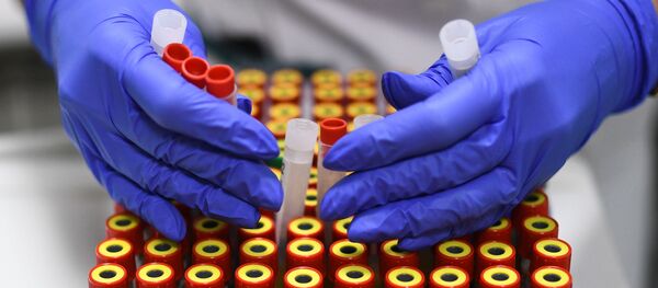 Пробирки с биоматериалом в лабораторном комплексе Пробирки с биоматериалом в лабораторном комплексе - Sputnik Ўзбекистон