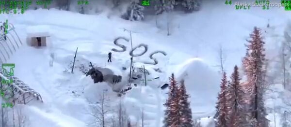 UTAH | MAN IS RESCUED FROM ALASKA WILDERNESS 22 DAYS, HELICOPTER SPOTS HIS SOS MESSAGE IN THE SNOW UTAH | MAN IS RESCUED FROM ALASKA WILDERNESS 22 DAYS, HELICOPTER SPOTS HIS SOS MESSAGE IN THE SNOW - Sputnik Узбекистан