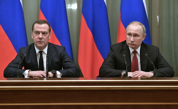 Правительство России в полном составе уходит в отставку — Медведев Правительство России в полном составе уходит в отставку — Медведев - Sputnik Узбекистан