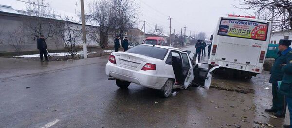 ДТП с автобусом в Узбекистане: один человек погиб, 14 пострадали ДТП с автобусом в Узбекистане: один человек погиб, 14 пострадали - Sputnik Узбекистан