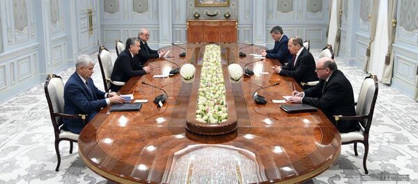 Шавкат Мирзиёев принял исполняющего обязанности министра иностранных дел Российской Федерации Сергея Лаврова - Sputnik Узбекистан
