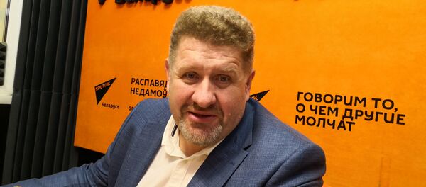 Украинский политолог, председатель правления Института украинской политики и Фонда Украинская политика Константин Бондаренко Украинский политолог, председатель правления Института украинской политики и Фонда Украинская политика Константин Бондаренко - Sputnik Узбекистан