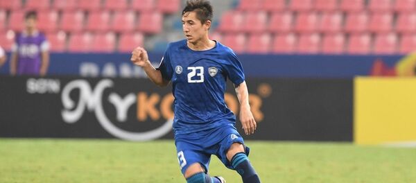 Ойбек Бозоров в матче против команды ОАЭ на чемпионате Азии U-23 - Sputnik Узбекистан