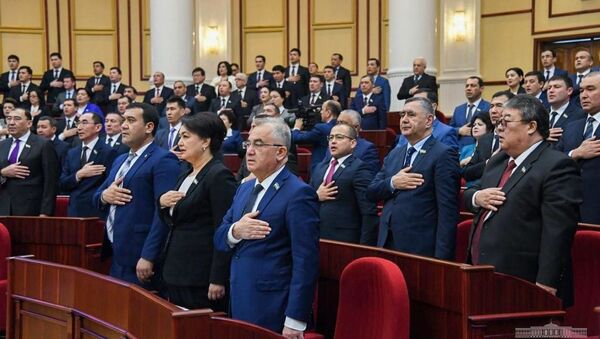 В Ташкенте началось первое после выборов заседание Законодательной палаты Олий Мажлиса Республики Узбекистан - Sputnik Узбекистан