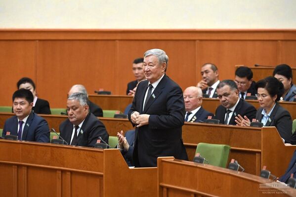 Муса Ерниязов во время заседания Сената - Sputnik Узбекистан