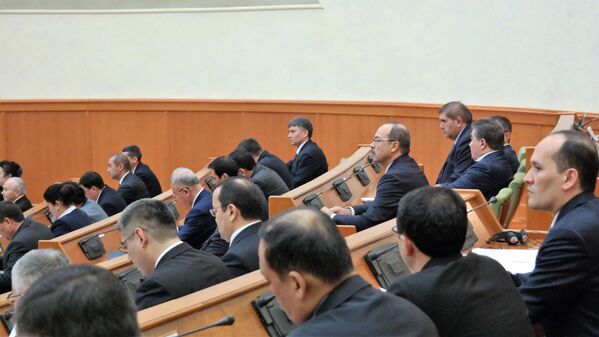 В Ташкенте началось первое после выборов заседание Законодательной палаты Олий Мажлиса Республики Узбекистан - Sputnik Узбекистан