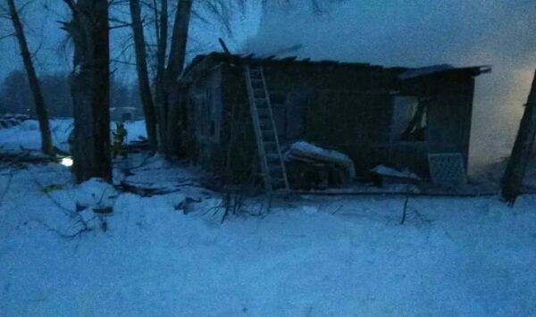 Десять граждан Узбекистана и россиянка погибли при пожаре в Томской области Десять граждан Узбекистана и россиянка погибли при пожаре в Томской области - Sputnik Узбекистан