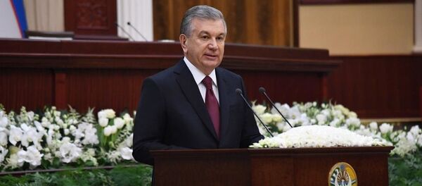 Президент Узбекистана Шавкат Мирзиёев на совместном заседании Законодательной палаты и Сената Олий Мажлиса. - Sputnik Ўзбекистон