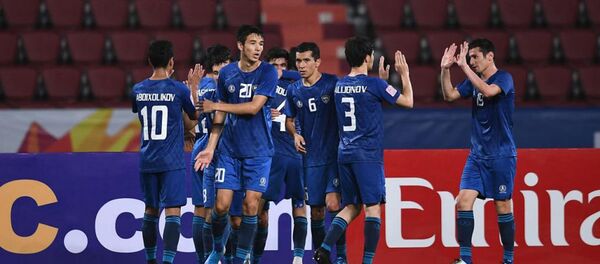 Футболисты олимпийской сборной Узбекистана  - Sputnik Узбекистан