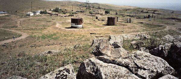 Нефтяное месторождение Нефтяное месторождение - Sputnik Узбекистан