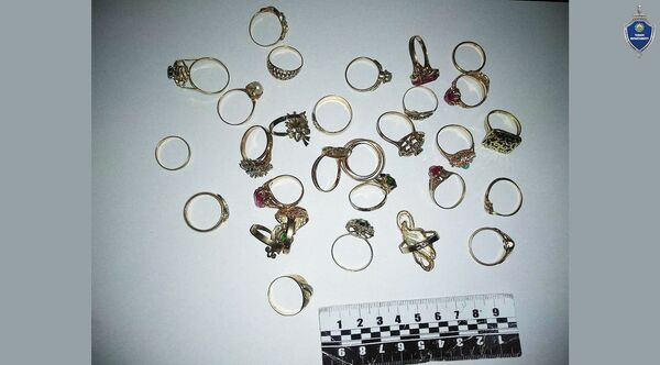 В Шахрисабзе банда ограбила пожилую женщину В Шахрисабзе банда ограбила пожилую женщину - Sputnik Узбекистан