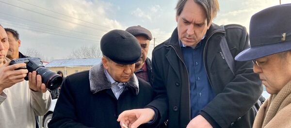 Участники съёмочной группы НА Узбеккино посетили монумент Скорбящей матери в Самарканде - Sputnik Узбекистан