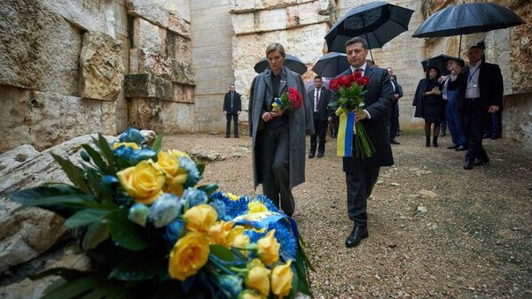 Prezident Ukraini Vladimir Zelenskiy vo vremya rabochey poyezdki v Izrail - Sputnik O‘zbekiston