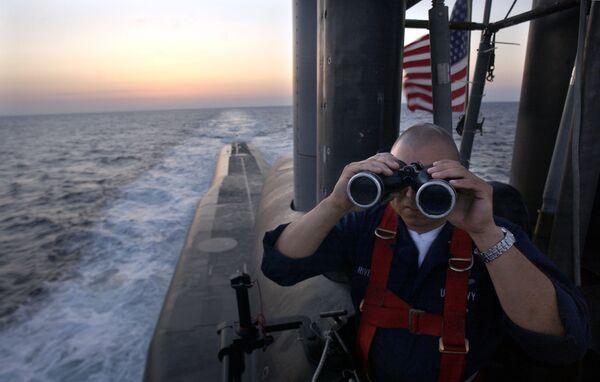 Офицер на борту подводной лодки USS Florida  - Sputnik Узбекистан