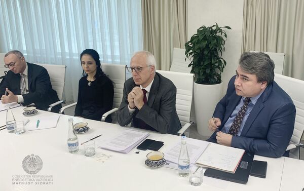 Переговоры с делегацией Всемирного банка во главе с региональным директором ВБ по инфраструктуре в Европе и ЦА Лучио Монари - Sputnik Узбекистан