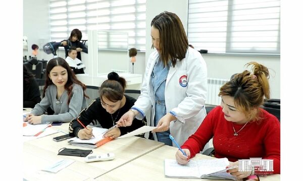 Как в Ташкенте помогают женщинам выбрать профессию - Sputnik Узбекистан