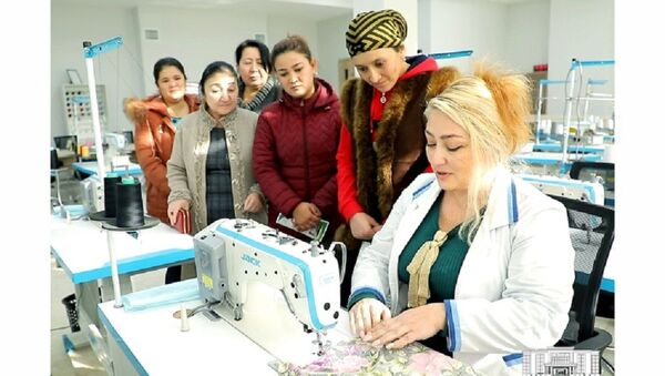Как в Ташкенте помогают женщинам выбрать профессию - Sputnik Узбекистан