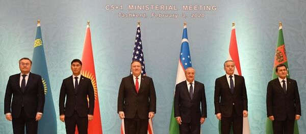 Майкл Помпео встретился с руководителями МИД стран ЦА Майкл Помпео встретился с руководителями МИД стран ЦА - Sputnik Ўзбекистон