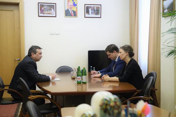 РФ и Узбекистан договорились об обмене опытом возвращения детей из Сирии и Ирака РФ и Узбекистан договорились об обмене опытом возвращения детей из Сирии и Ирака - Sputnik Узбекистан