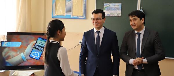 В Узбекистане интерес школьников к сфере информационных технологий растет - Sputnik Узбекистан