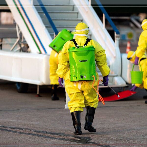 В Ташкент прибыл самолет с пассажирами из Пекина — видео - Sputnik Узбекистан