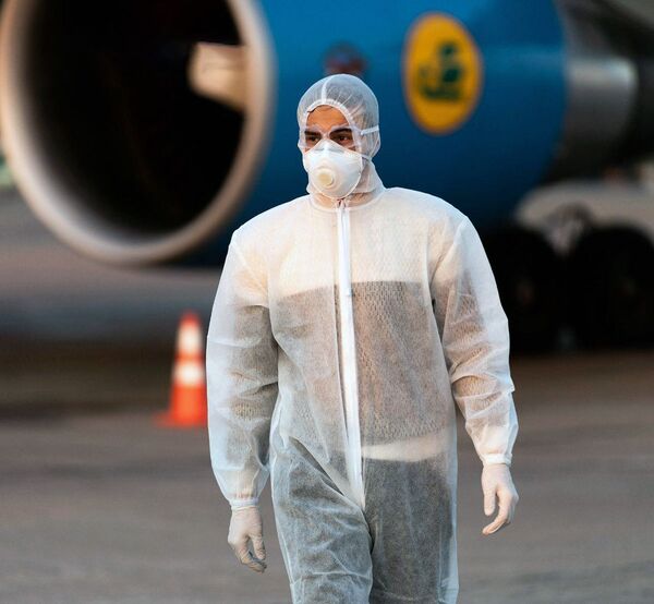 В Ташкент прибыл самолет с пассажирами из Пекина — видео - Sputnik Узбекистан