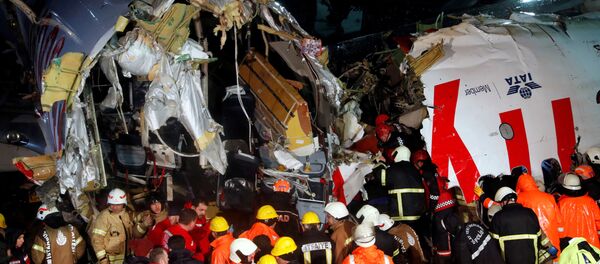 Жесткая посадка самолета в Стамбуле: число жертв выросло до трех Жесткая посадка самолета в Стамбуле: число жертв выросло до трех - Sputnik Узбекистан