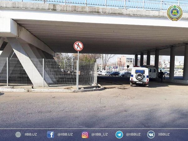 В Ташкенте устанавливают запрещающие знаки для пешеходов - Sputnik Узбекистан