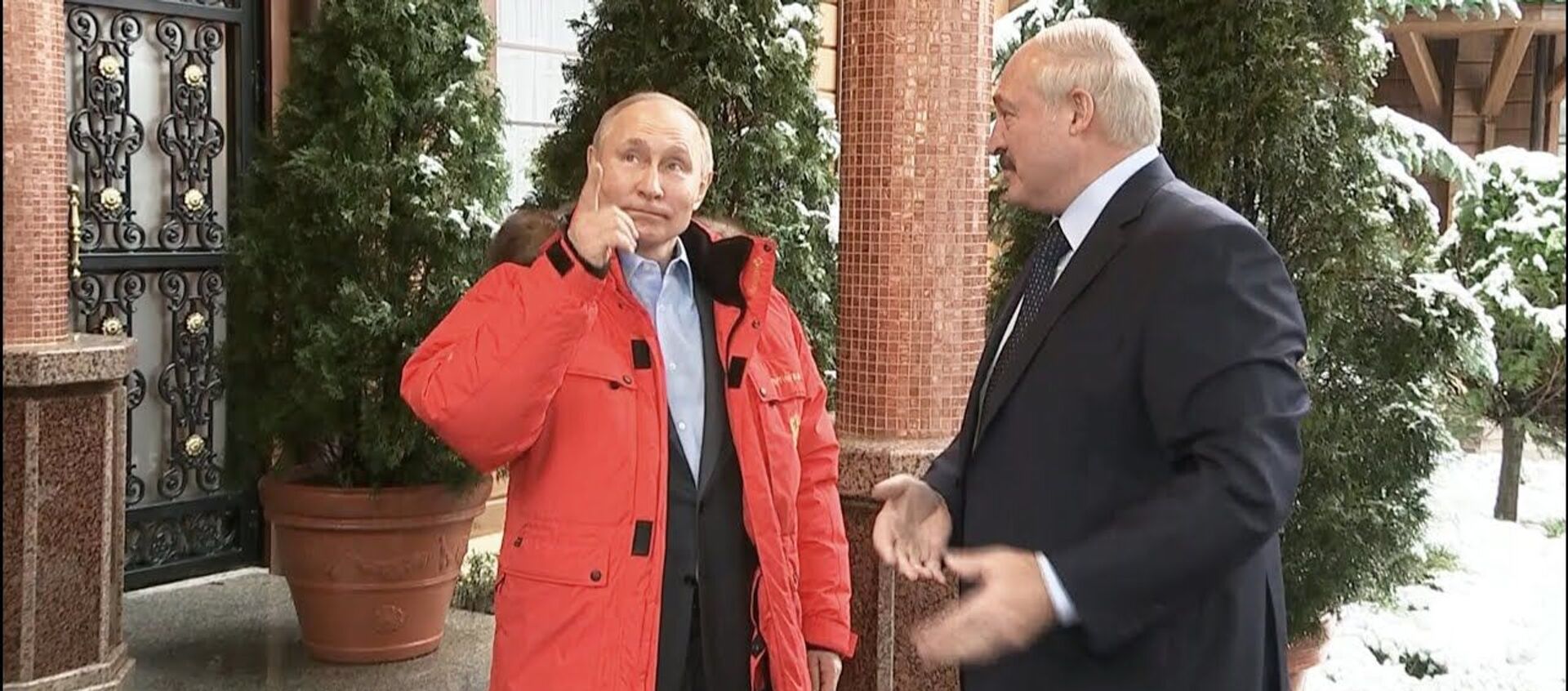 И везет же вам, и снега море: Лукашенко приехал к Путину в Сочи - Sputnik Узбекистан, 1920, 07.02.2020