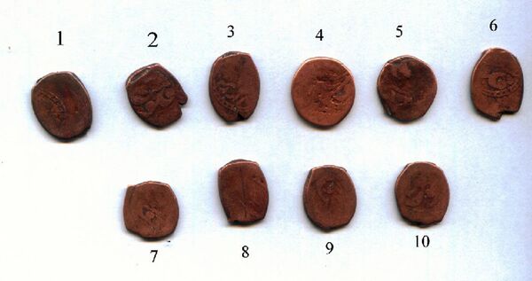 Узбекские таможенники пресекли вывоз уникальных монет XIX века — фото - Sputnik Узбекистан