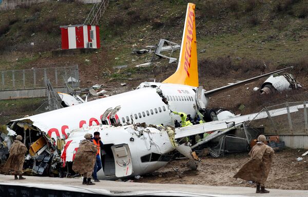 Самолет выкатился за пределы ВВП в Стамбуле - Sputnik Узбекистан