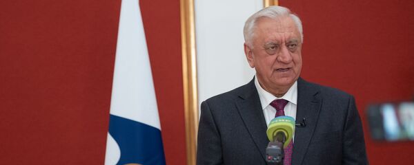 Брифинг Председателя Коллегии Евразийской экономической комиссии Михаила Мясниковича (07 февраля 2020). Еревaн - Sputnik Узбекистан