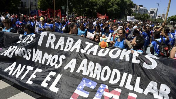 В Аргентине проходят массовые акции протеста против выделения кредита МВФ - Sputnik Ўзбекистон