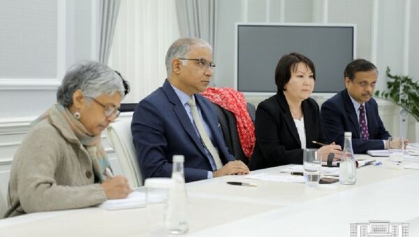 Встреча с послом Индии Сантошем Джа - Sputnik Узбекистан