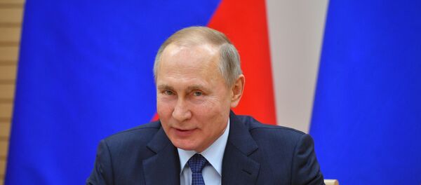 Президент РФ В. Путин встретился с рабочей группой по подготовке поправок в Конституцию Президент РФ В. Путин встретился с рабочей группой по подготовке поправок в Конституцию - Sputnik Ўзбекистон