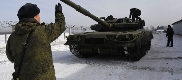 Показательный выезд исторической бронетехники в Приморье Показательный выезд исторической бронетехники в Приморье - Sputnik Ўзбекистон