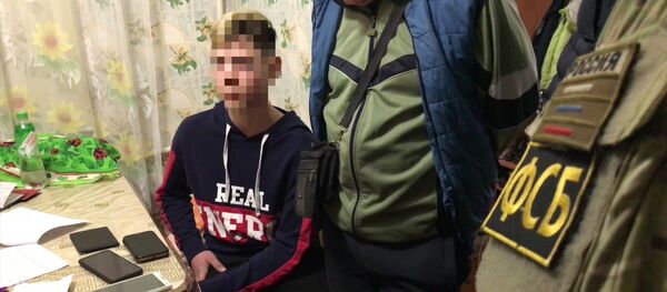 ФСБ РФ задержала подростков, готовивших теракты в Крыму - Sputnik Узбекистан